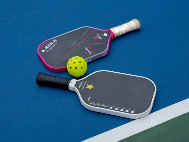 Vệ sinh vợt pickleball – làm sạch vợt và bảo quản vợt đúng cách để tăng độ bền, giữ hiệu suất tối đa