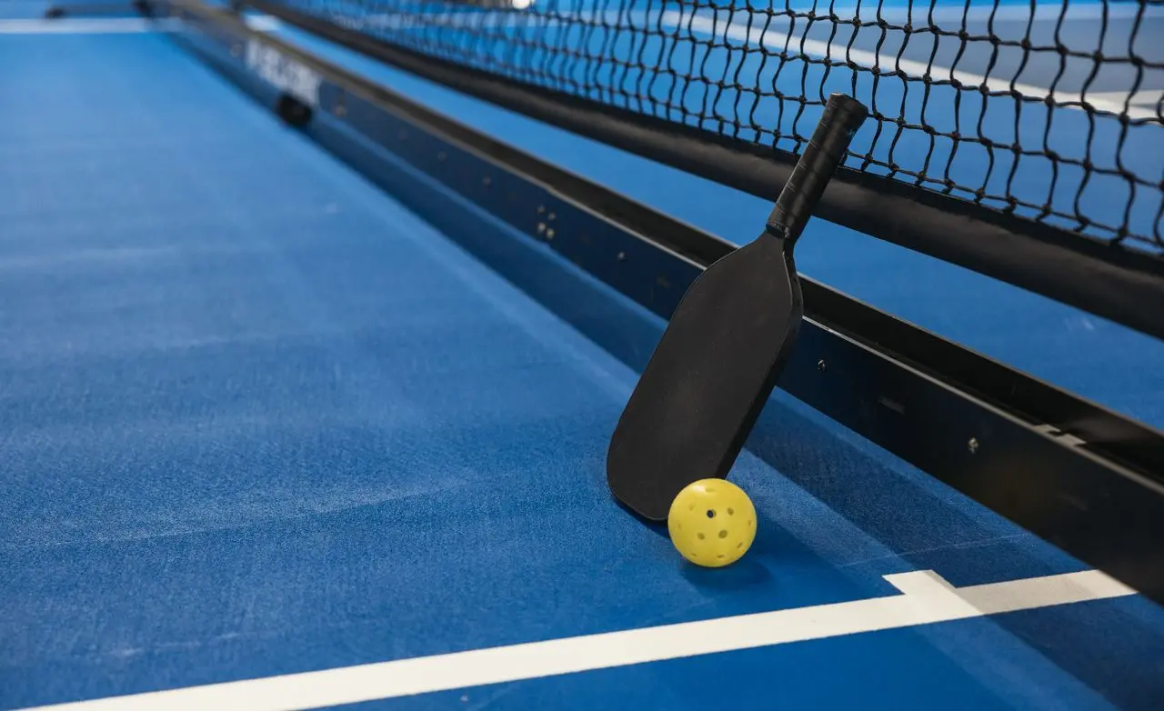 Cách Vệ Sinh Vợt Pickleball Ko Cần Dùng Nước Bằng Dung Dịch Vệ Sinh Mặt Vợt Ligpro