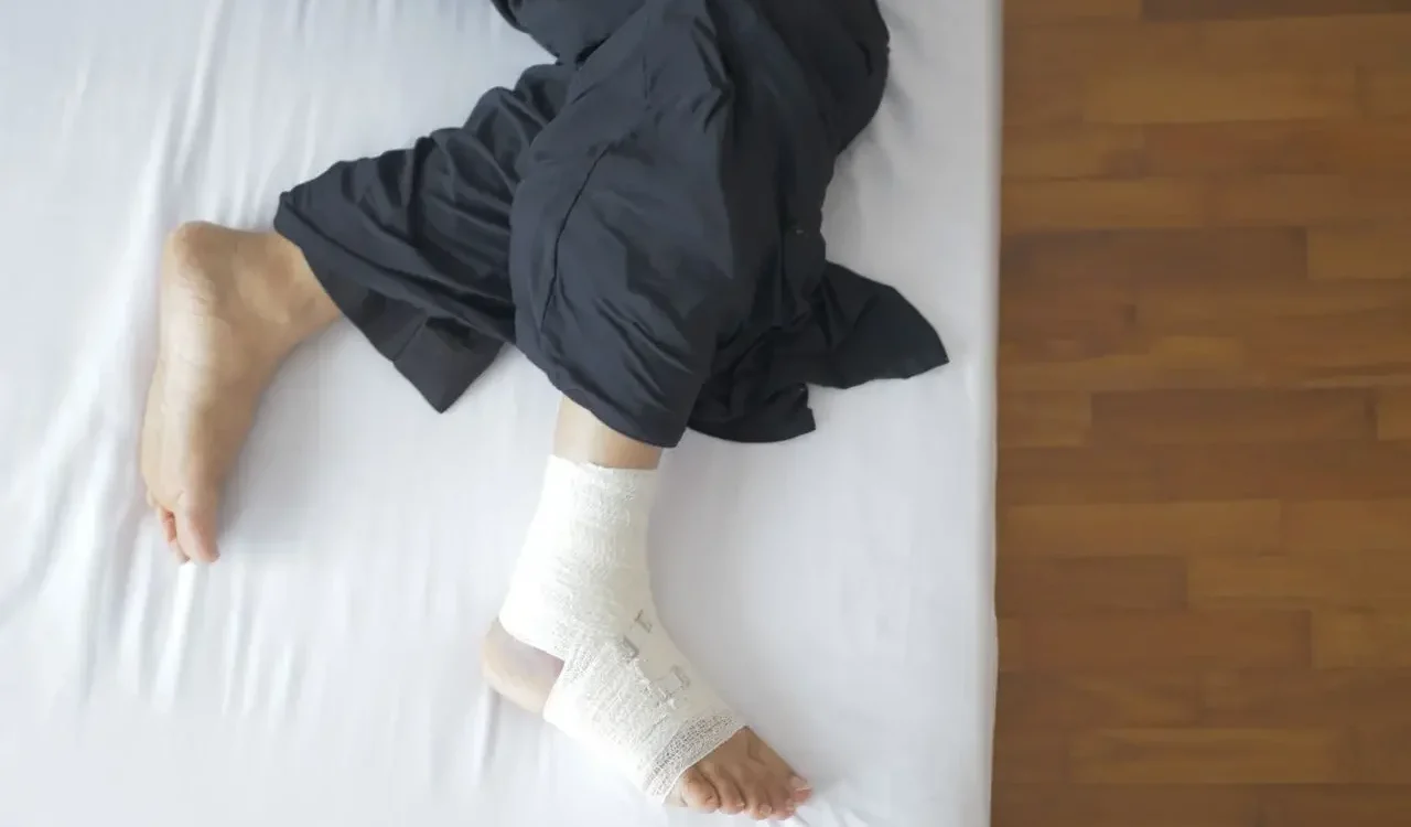 Bong Gân Cổ Chân Bao Lâu Thì Khỏi? Hướng Dẫn Cách Chăm Sóc Tại Nhà Và Bài Tập Phục Hồi