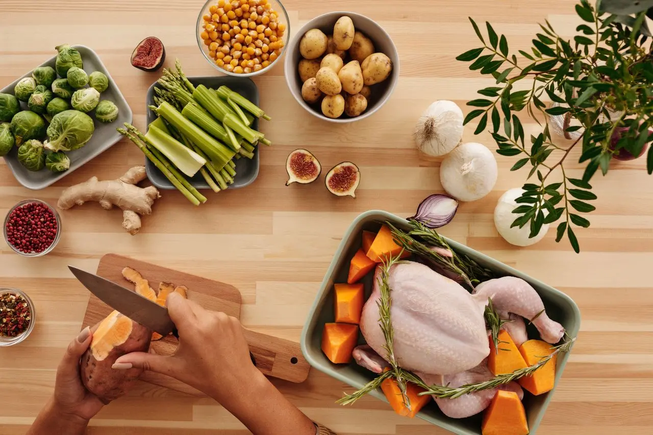 Một Bữa Ăn Cần Có Những Chất Gì Để Đảm Bảo Dinh Dưỡng Và Sức Khỏe?