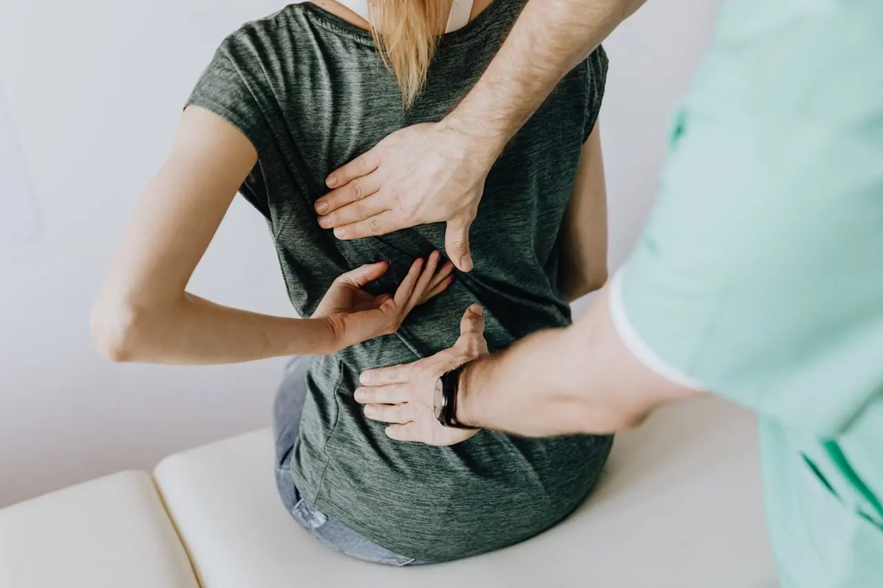 Đạp Xe Bị Đau Lưng: Nguyên Nhân Và Cách Khắc Phục Chuẩn Y Khoa