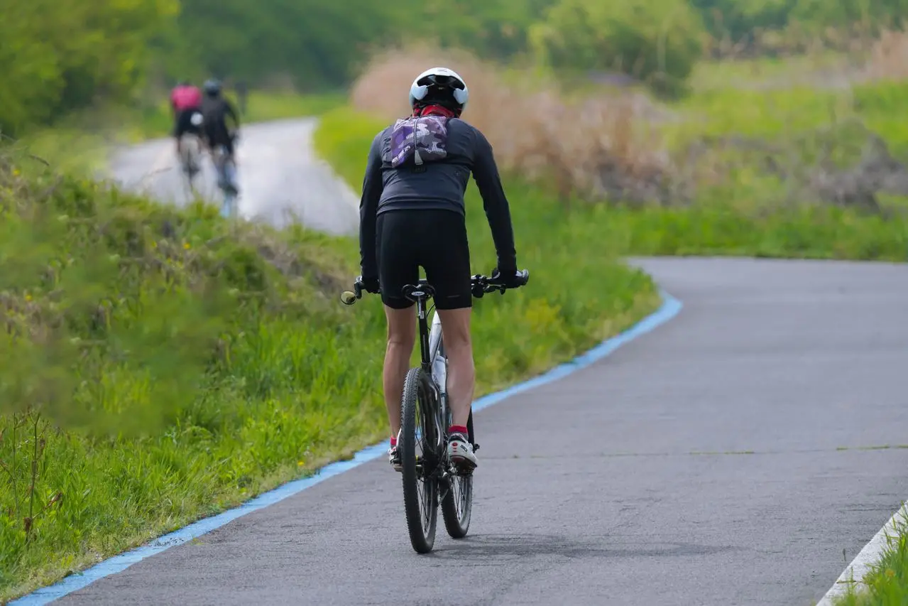 Đau Lưng Khi Đạp Xe: Nguyên Nhân Và Cách Khắc Phục Hiệu Quả Chuẩn Y Khoa
