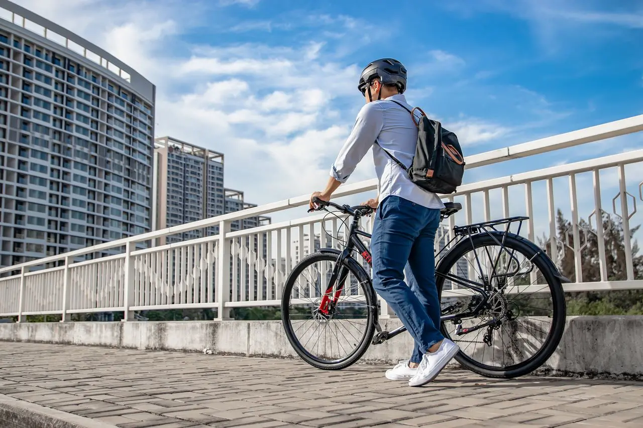 Đau Lưng Khi Đạp Xe: Nguyên Nhân Và Cách Khắc Phục Hiệu Quả Chuẩn Y Khoa
