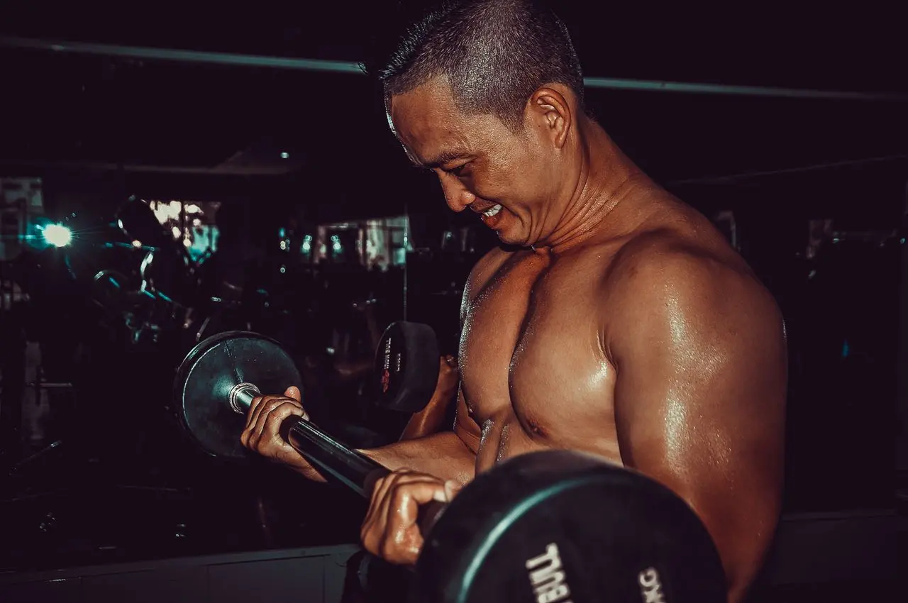 Đổ Mồ Hôi Nhiều Có Phải Do Thể Lực Kém? Giải Mã Hiện Tượng Sinh Lý Khi Vận Động